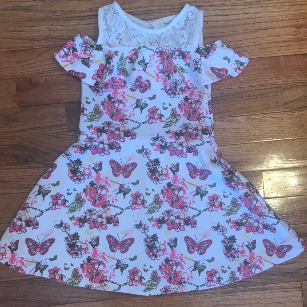 🎈PRICE DROP🎈NWT ~ Lace Cold Shoulder